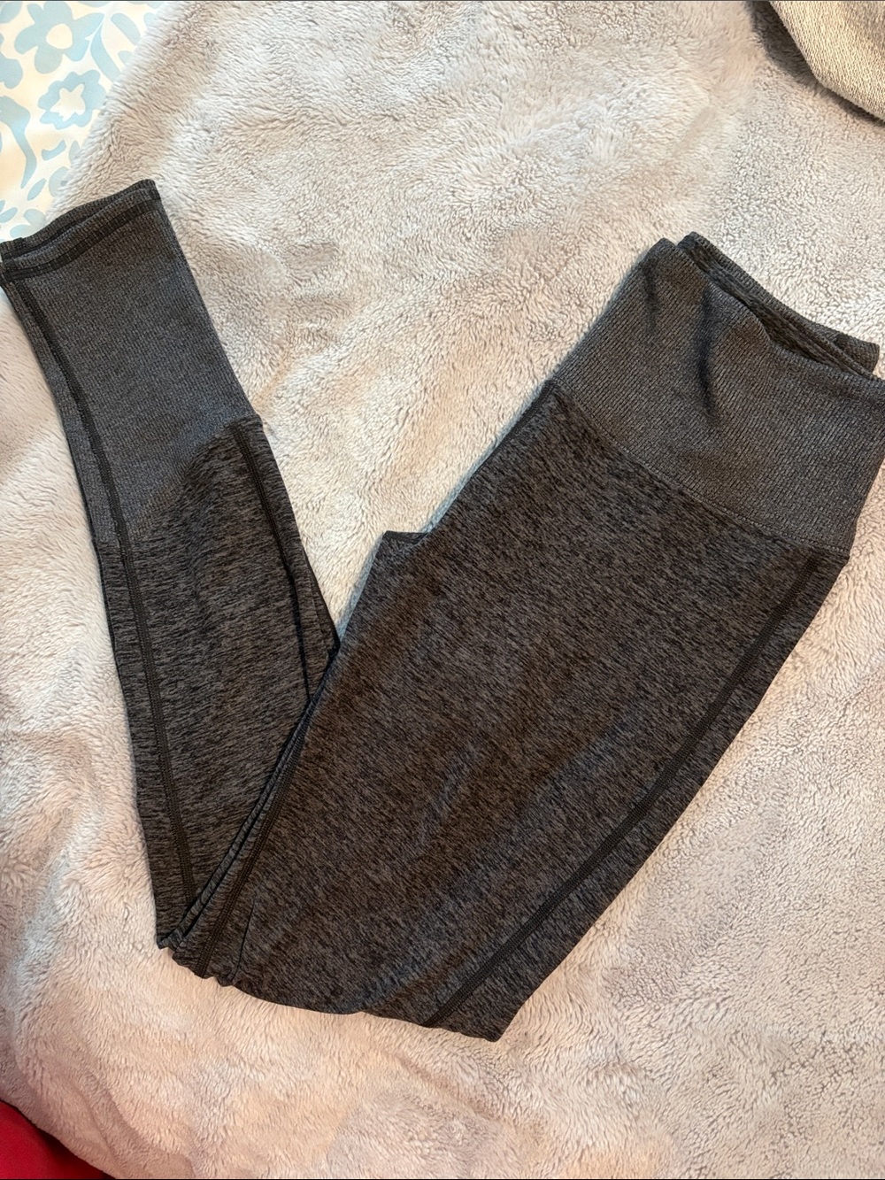 EUC Alo Yoga High-Waist Alosoft Lounge Leggings Size M